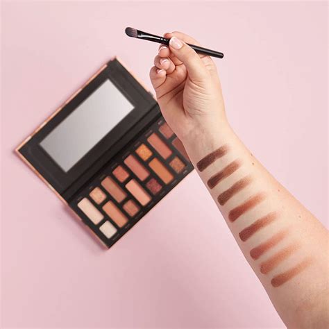 W Nudification Pressed Pigment Palette Nude Colors For Flawless Long Lasting Glam Makeup