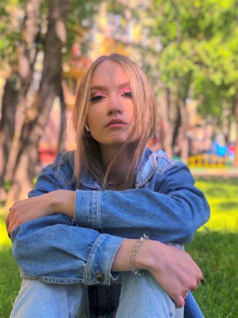 Skinny Blonde Amateur Nude Around The House Sexphoto Top Porn Pic