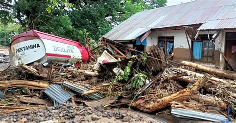 41 Orang Tewas Akibat Tanah Longsor Dan Banjir Di Indonesia Puluhan Hilang