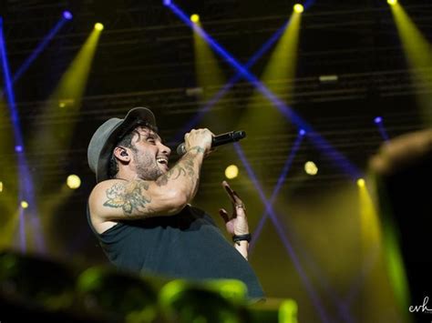 Fabrizio Moro Esce L Ep La Mia Voce Vol 2 Poi Un Altro Film Rockol