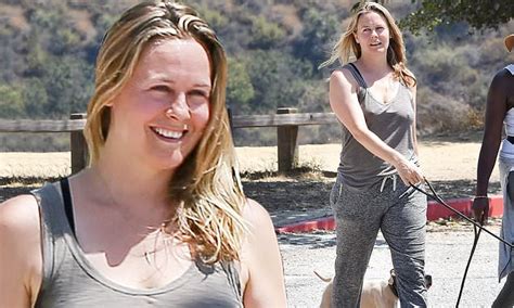 Alicia Silverstone 43 Looks Radiant As She Goes Makeup Free While