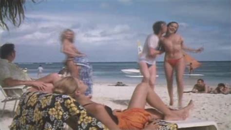 Naked Olivia Dutron in On est venu là pour s éclater