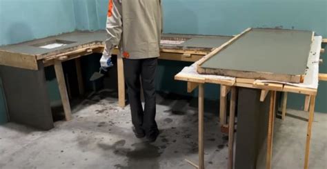 Как сделать кухонный уголок со столешницей из керамогранита