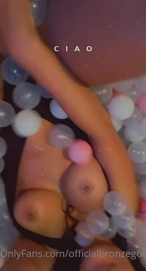 Bronze Goddess Nude Bath Tub Tease Onlyfans Video Leaked Influencers