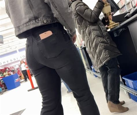Bubble Butt Blonde In Tight Black Jeans Oc Tight Jeans Forum