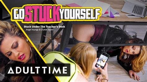 Gata Pegou Sua Professora Milf Presa Debaixo Da Mesa Xhamster