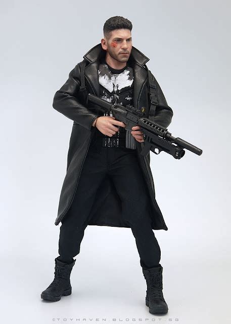 Toyhaven Hot Toys 1 6th Scale Jon Bernthal The Punisher Action Figure And His Cache Arsenal