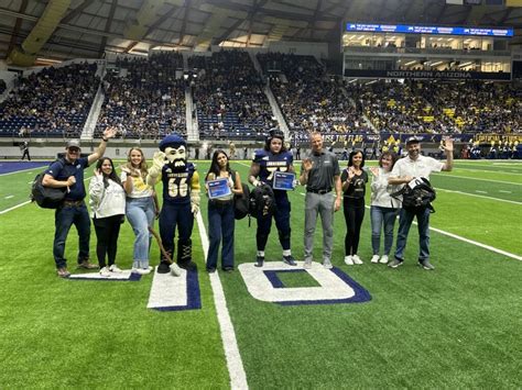 scores  scholarships opens doors  nau students nau elevate