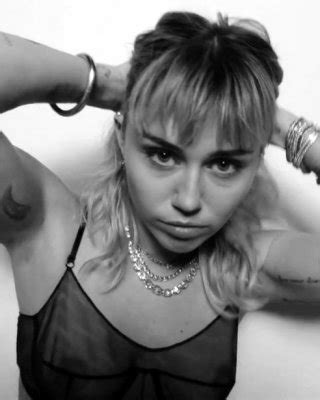 Miley Cyrus Nude Porn Pictures Xxx Photos Sex Images Page Pictoa