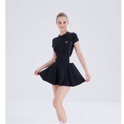 Đồ bơi thể thao bikini nữ một mảnh đi biển tay ngắn form váy kín đáo BIKINI PASSPORT màu Đen