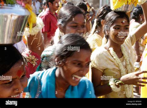 Kavadi Hi Res Stock Photography And Images Alamy