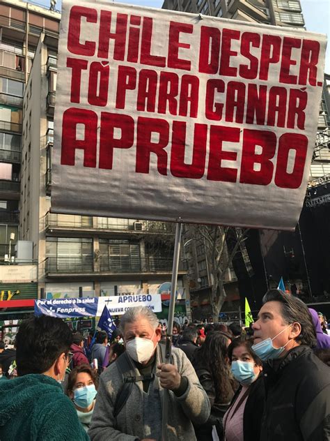 Chile: Massive closing ceremony of the Apruebo campaign