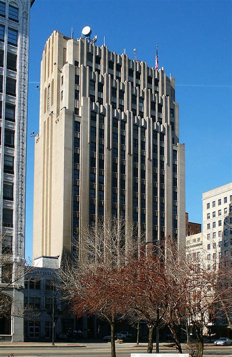 The Metropolitan Savings And Loan Building Youngstown Ohio