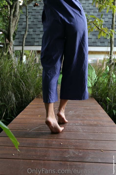 Eurasian Feet Nude OnlyFans Leaks Fappening FappeningBook