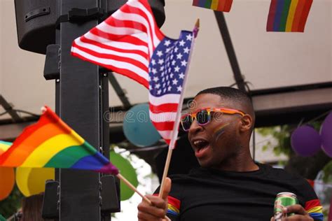 Pride Parade Anual Lgbt Impresiones Del Homosexual Y Lesbiana Que Participa En Pride Parade Gay