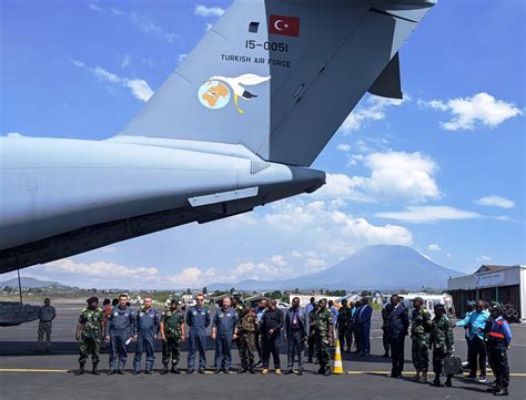 Nord Kivu Le Gouverneur réceptionne du matériel militaire fruit de la