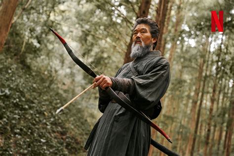 Netflix представляет главных персонажей нового сериала "Бандитская ...