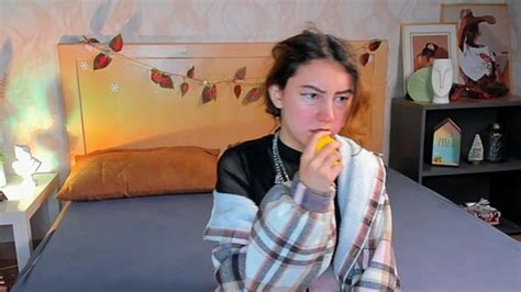 NancyKing Naked Stripping On Cam For Live Sex Video Chat InTheCrack