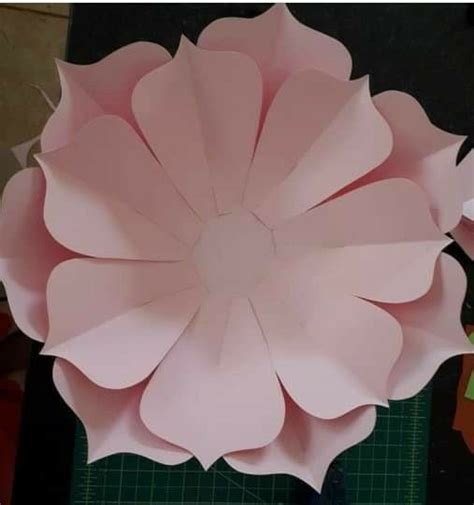 Pin By Gloria On Flores De Papel Paper Flower Centerpieces Handmade