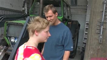 Rubia Gordita Fea Jefa De Garaje Se Folla A Su Empleado Comi Ndose Su Semen Xvideos