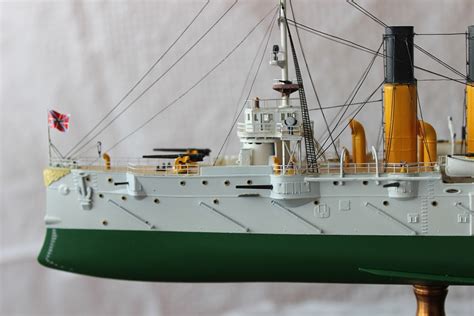 Крейсер "Варяг" — Каропка.ру — стендовые модели, военная миниатюра