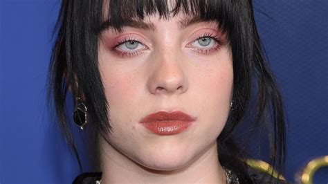 Billie Eilish Fans Arent Happy About Her Cheeky Nod To New Age Gap Relationship