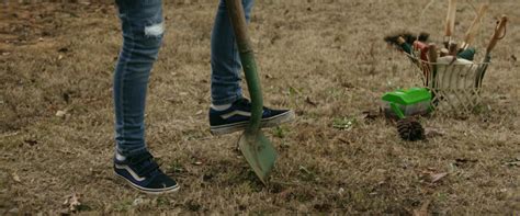 Vans Sneakers Of Ryan Kiera Armstrong As Young Muri Forester In The