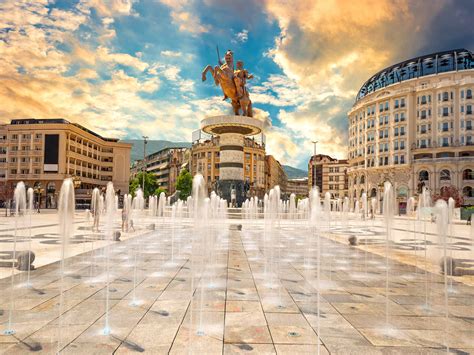 Macedonia Archaeological Tour - Entrance to the Archeological Museum