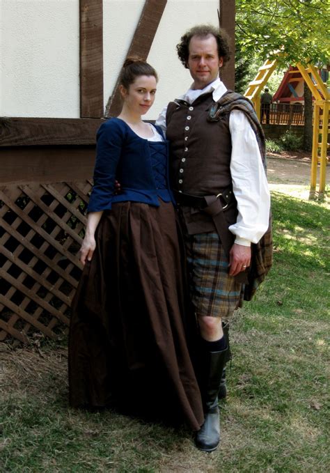 Claire Fraser And Jamie Fraser Cosplay These Inspired Costumes Made By