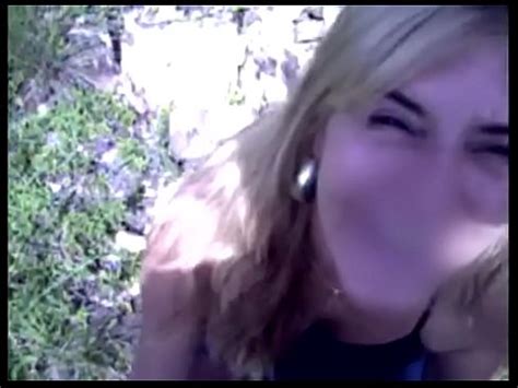 Casada Pagando Boquete Pro Amigo Do Marido No Mato XVIDEOS