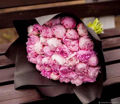 Шикарный букет пионов - 65 фото