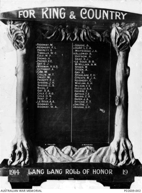 photograph   lang lang roll  honour    world war