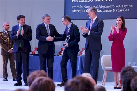 Ximo Puig asiste al acto de entrega de los Premios Nacionales de ...
