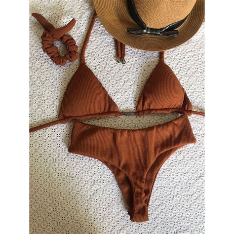 Biquíni cortininha calcinha hot pant textura cor caramelo