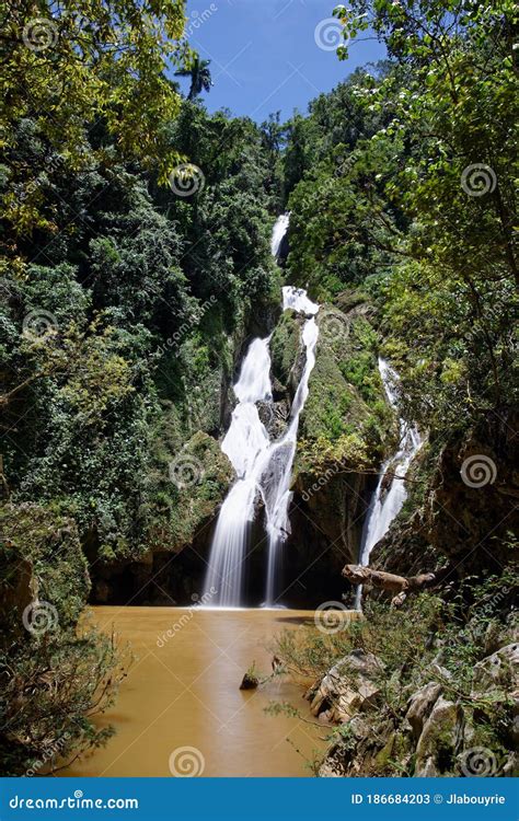 Waterfall In A Lush Rainforest Vegas Grande Waterfall In Topes De