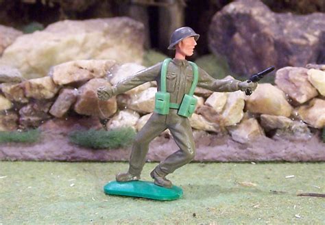 WWII Plastic Toy Soldiers: Timpo Swoppets - Toy Soldiers