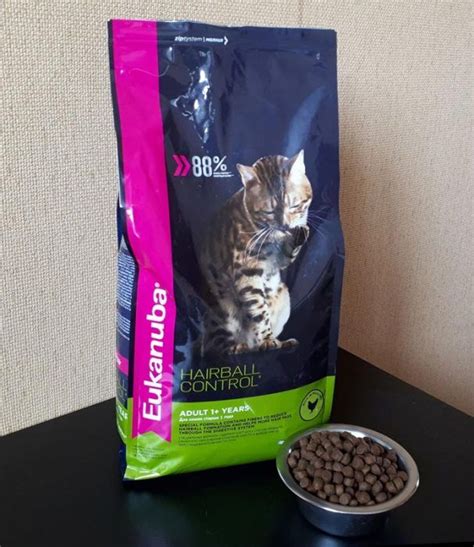 Эукануба (Eukanuba) для кошек: обзор всех линеек корма, таблицы