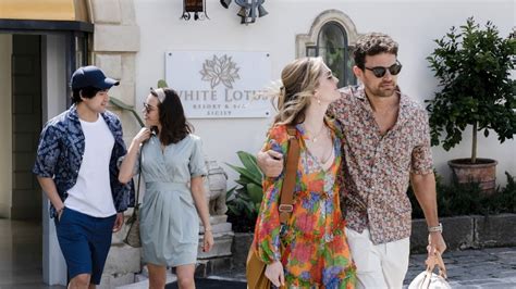 The White Lotus Season Review Go On Vacation With The Horny Elite Mashable