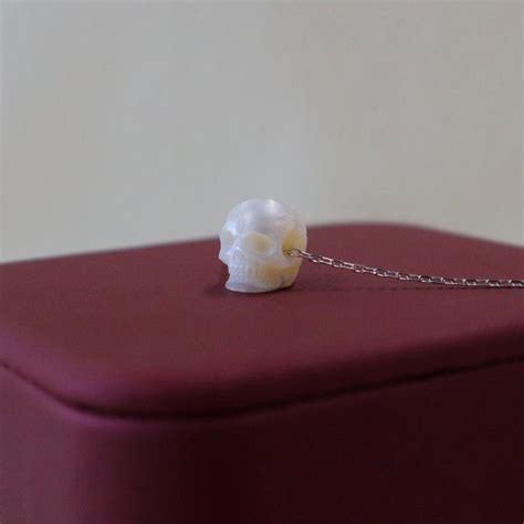 Simple Pearl Skull Necklace Belle Juri