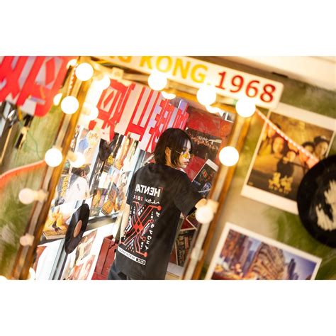 Mua Áo phông Urban Kitsune Hentai Sensei Cotton 100 by The Runaway giá rẻ nhất TecKi Vn