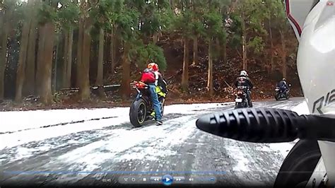 冬のツーリングで雪に遭遇、凍結路はイヤ~な予感 Youtube