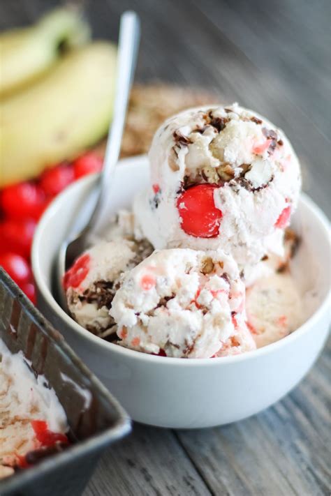 Banana Split Ice Cream Recipe - CookCrews.com