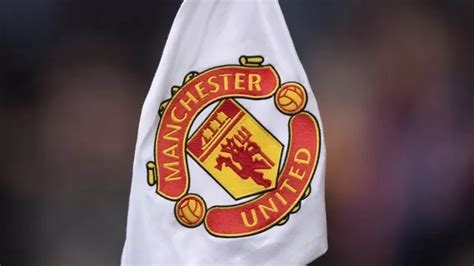 Manchester United Jeque qatarí mejoró su oferta de compra por los