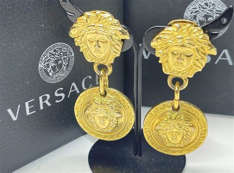 新品未使用タグ付き Gianni Versace ヴェルサーチ イヤリング