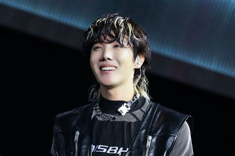 Bts J Hope Shows His True Personality With Fans At The Airport