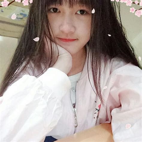 hot girl Nhan sắc đời thường của thiếu nữ bán cơm lam 2sao