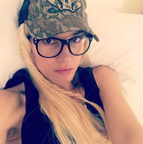 Singer Gwen Stefani Nude Tits Paparazzi Beach Photos Scandal Planet