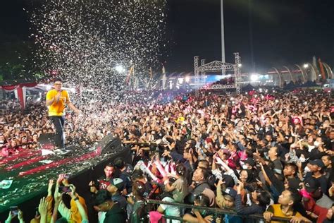 Sakjose Konser Kangen Band Di Sragen Ribuan Warga Banjiri Alun Alun