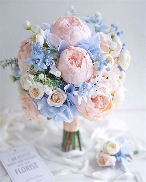 stunning pastel wedding bouquets weddingomania