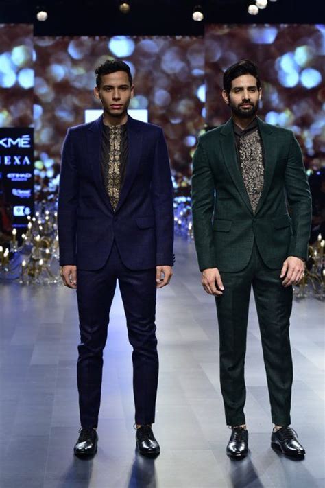 Kangana Ranaunt Walks For Shyamal And Bhumika At Lakme Fashion Week